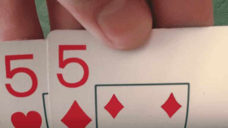 chơi poker, cách chơi poker, poker đôi nhỏ, bài poker đôi nhỏ, poker preflop, preflop poker, poker online