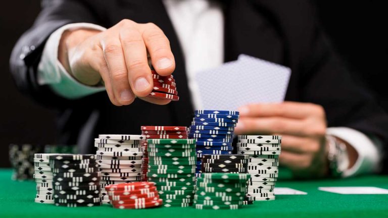 chơi poker, cách chơi poker, b bài poker, đánh bài poker, trò chơi poker, trò chơi bài poker, game bài poker, game đánh bài poker